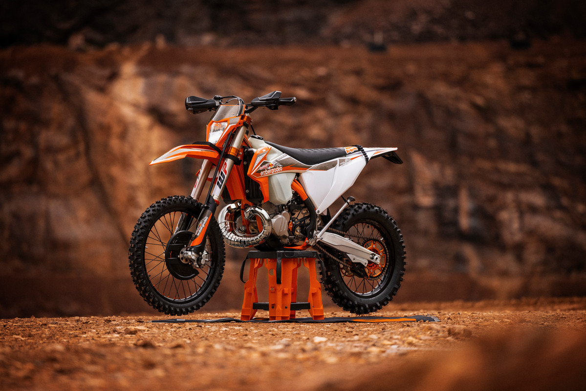 KTM enthüllt die KTM 300 EXC TPI Erzbergrodeo Edition 2022